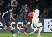 关于巴黎圣日耳曼狂胜巴塞罗那，提前跻身淘汰赛的信息