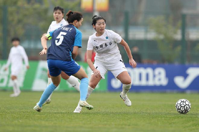 女足国家队在比赛中展现优异实力,轻松晋级 女足国家队在比赛中展现优异实力,轻松晋级