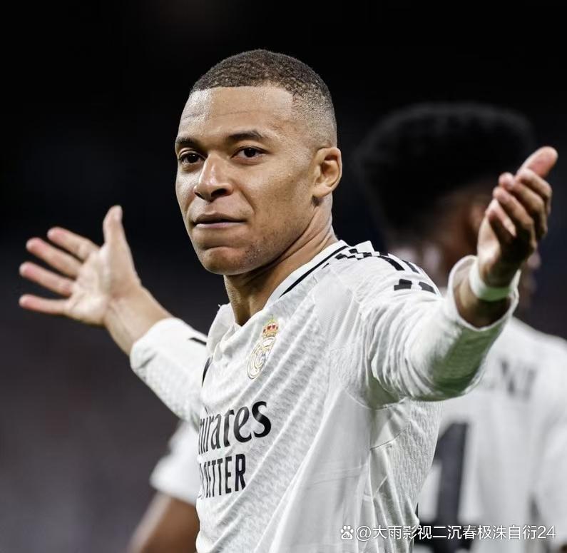 关于姆巴佩回归赛场，大胜首场状态亮眼，曼联观众沸腾！的信息